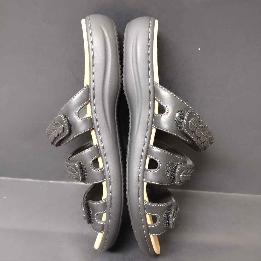 CLARKS - WOMEN'S  LEATHER BLACK SANDALS SIZE : 12 M - Picture 4 of 9